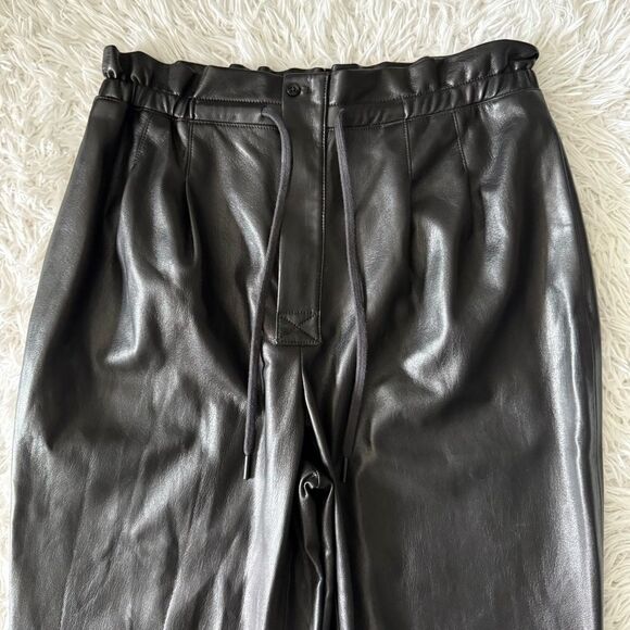Alice + Olivia Black Faux Leather Ankle Crop Pants with Paper Bag Waist Size M - Picture 2 of 9